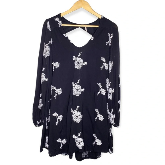 Free People Black White Gauze Boho Floral Embroidered Mini Dress Size XS - Picture 2 of 11